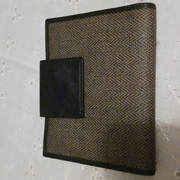 Bulgari Leather wallet. Genuine. - Picture 13 of 13